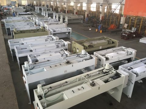 hydraulic shearing machine workshop