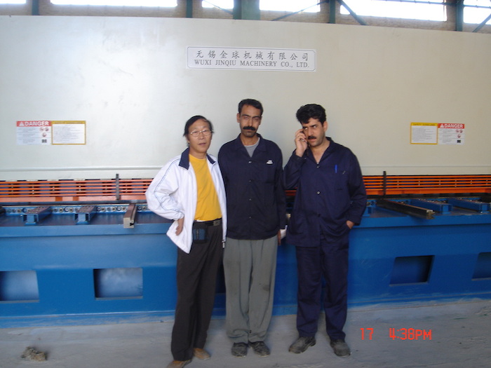 iran hydraulic shearing machine customer