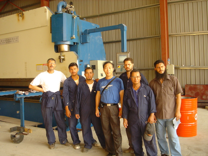 iran customer cnc hydraulic press bending machine customers