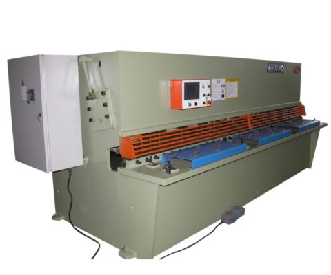 QC12K hydraulic shearing machine
