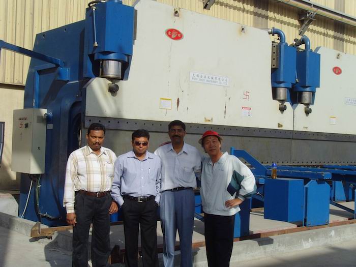 middle-east Hydraulic tandem bending press brake customer